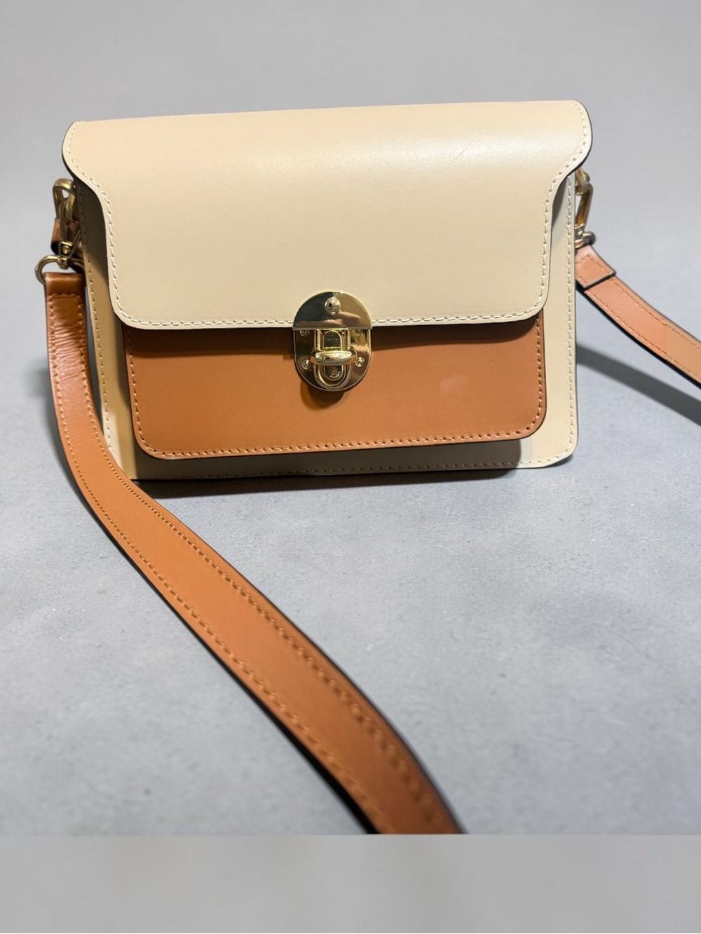 ISADORA crossbody genuine leather Made in Italy.
